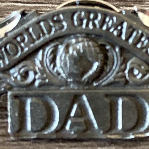 World’s Greatest Dad pewter pin Father’s Day holiday gift birthday party family - Picture 5 of 10